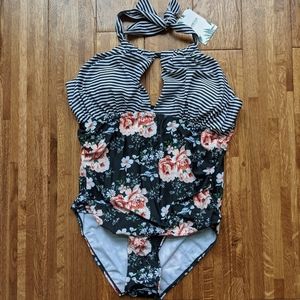 EoMENIE Halter Ruffle Front One Piece Swimsuit, XL